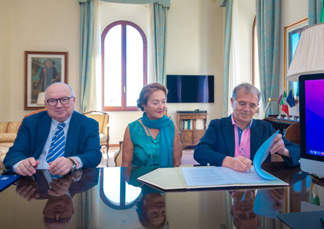 Firma del protocollo di intesa tra il Comune di Olbia e il Corpo Consolare della Sardegna