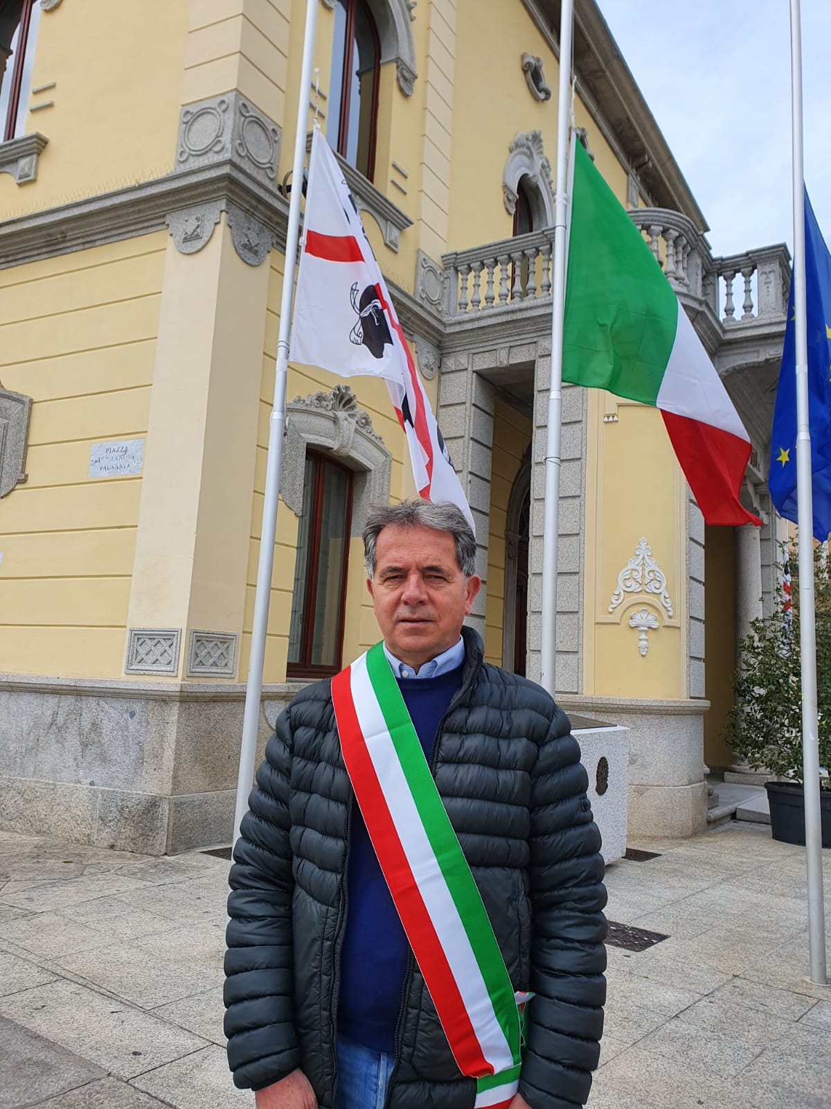 sindaco_minuto_di_silenzio_31_marzo_2020