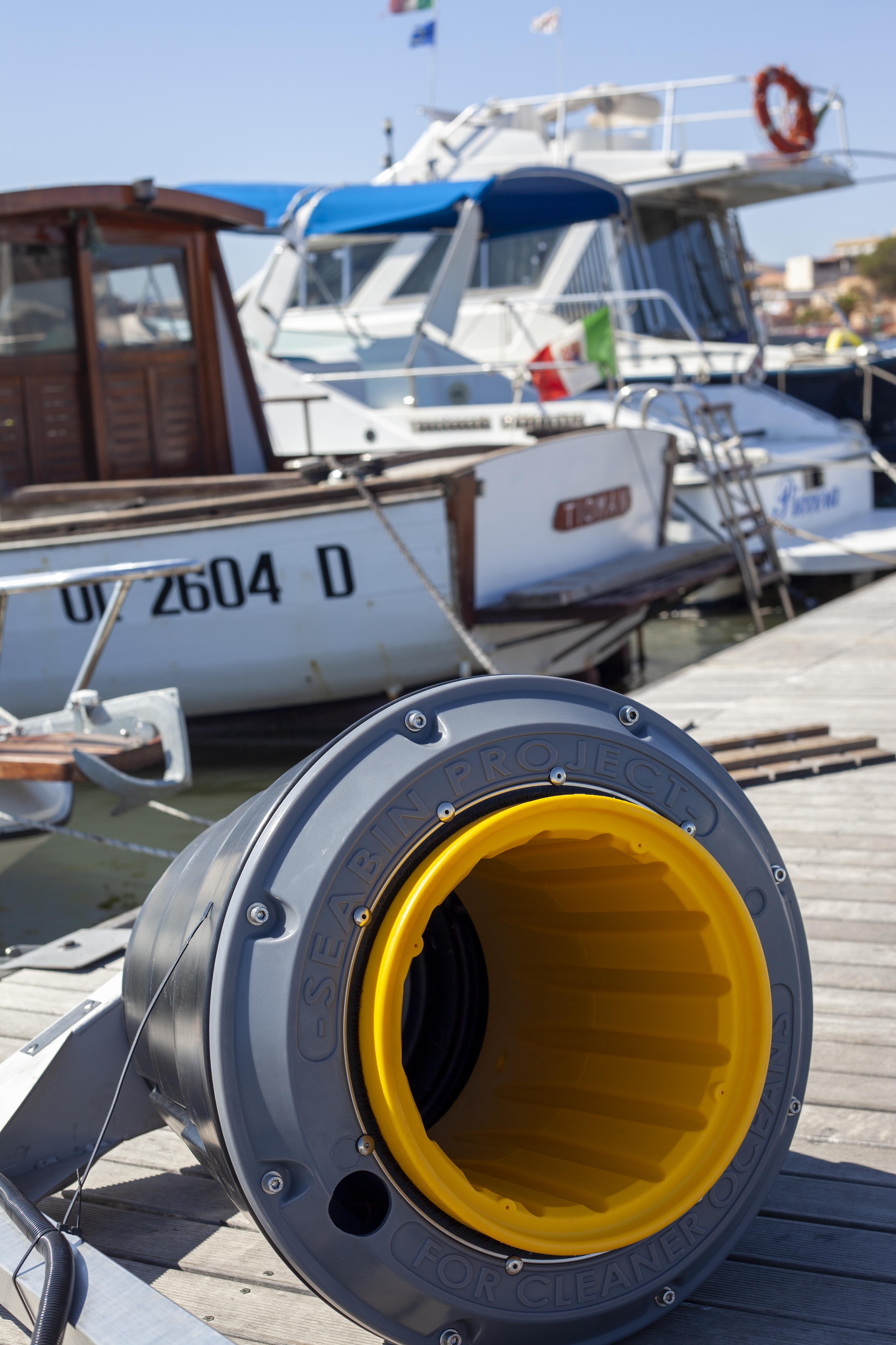 Progetto Qualiporti. Il Comune di Olbia ha consegnato i seabin alle marinerie della città.
