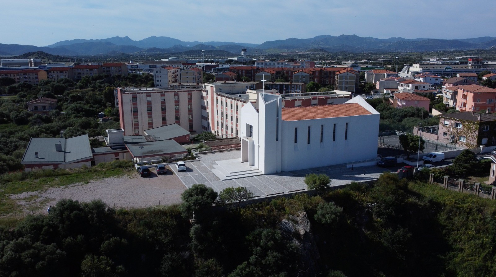 Iti Olbia. Il sindaco Settimo Nizzi incontra i cittadini per presentare il Community Hub, il nuovo spazio sociale della città.